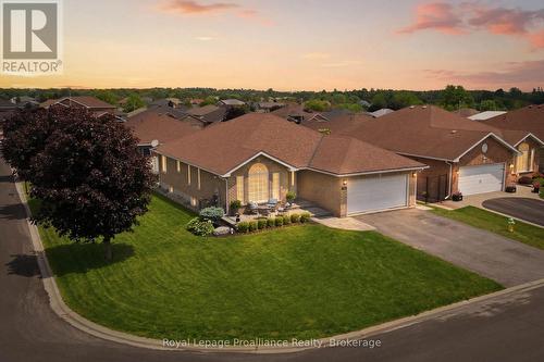 15 CHELSEA CRESCENT  Belleville (Thurlow Ward), ON K8N 4Z5