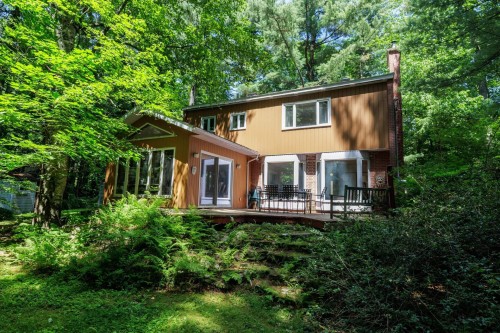 Face arrière - 24 Rue Westwood, Hudson, QC - Outdoor With Deck Patio Veranda