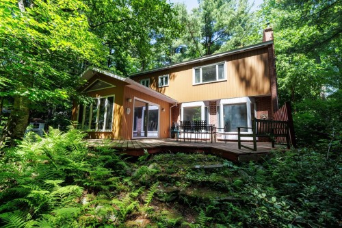 Face arrière - 24 Rue Westwood, Hudson, QC - Outdoor With Deck Patio Veranda