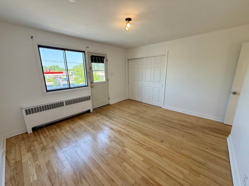 Chambre à coucher principale - 2-113 Av. Breton, Laval (Laval-Des-Rapides), QC 