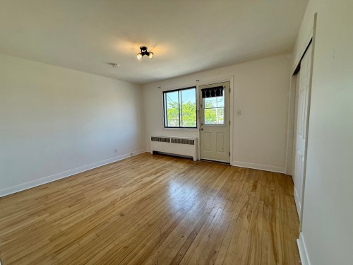 Chambre à coucher principale - 2-113 Av. Breton, Laval (Laval-Des-Rapides), QC 