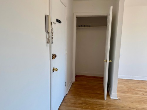 Intérieur - 2-113 Av. Breton, Laval (Laval-Des-Rapides), QC 