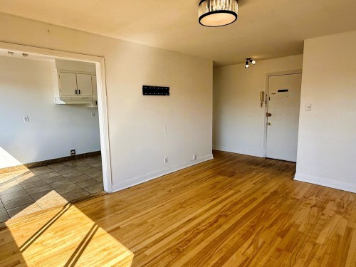 Intérieur - 2-113 Av. Breton, Laval (Laval-Des-Rapides), QC 