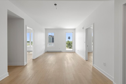Salon - 707-138 Rue Léo-Major, Sainte-Anne-De-Bellevue, QC - Indoor Photo Showing Other Room