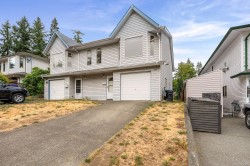 4616-B Northland Pl  Courtenay, BC V9N 8Y4