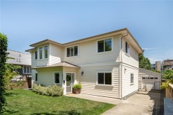 1833 Chestnut St Victoria, BC V8R 4N6