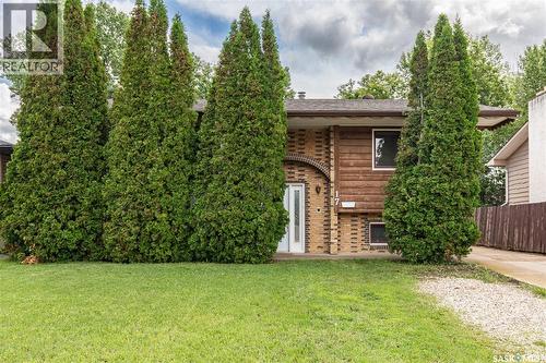 17 Blue Sage DRIVE  Moose Jaw, SK S6J 1A5