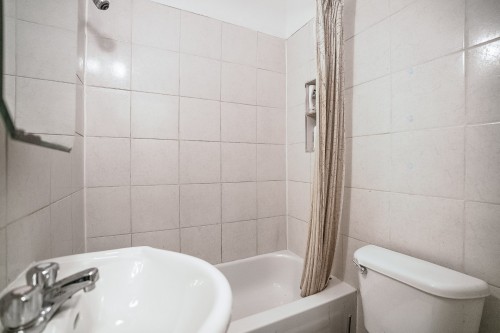Salle de bains - 3-3425 Rue Peel, Montréal (Ville-Marie), QC 