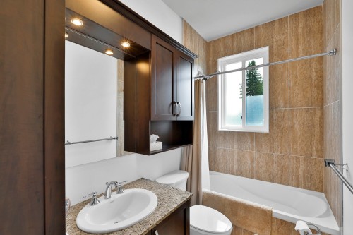 Salle de bains - 15 Av. Des Érables, Saint-Sauveur, QC 