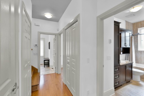 Corridor - 15 Av. Des Érables, Saint-Sauveur, QC 