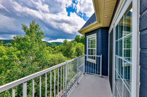Balcon - 15 Av. Des Érables, Saint-Sauveur, QC 