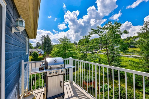Balcon - 15 Av. Des Érables, Saint-Sauveur, QC 