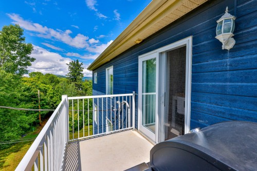 Balcon - 15 Av. Des Érables, Saint-Sauveur, QC 