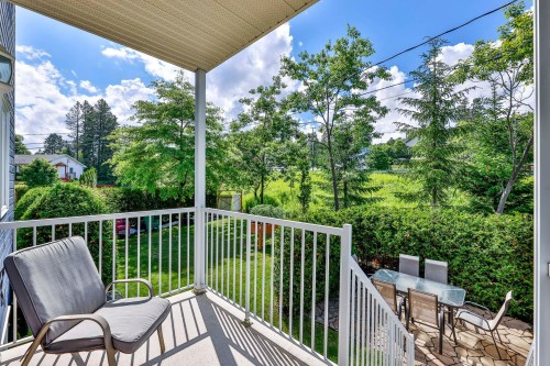 Terrasse - 15 Av. Des Érables, Saint-Sauveur, QC 