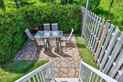 Terrasse - 15 Av. Des Érables, Saint-Sauveur, QC 