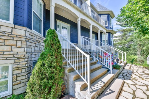 Façade - 15 Av. Des Érables, Saint-Sauveur, QC 