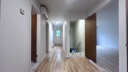 Hall d'entrée/Vestibule - 8120 Rue Comtois, Montréal (Saint-Léonard), QC - Indoor Photo Showing Other Room
