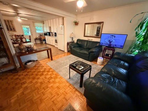 Living Room - 157  - 159 Rue Notre-Dame, L'Assomption, QC - Indoor Photo Showing Living Room