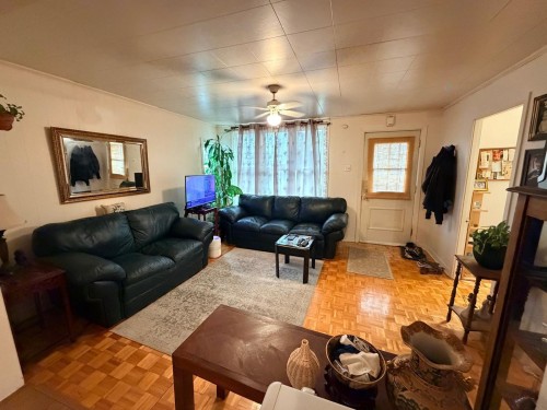 Living Room - 157  - 159 Rue Notre-Dame, L'Assomption, QC - Indoor Photo Showing Living Room