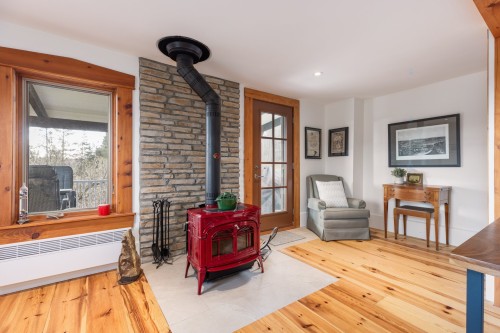 Salle familiale - 101 Ch. Soles, Lac-Brome, QC 