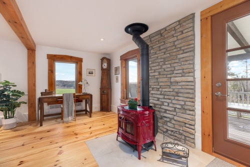 Salle familiale - 101 Ch. Soles, Lac-Brome, QC 