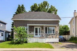 3720  - 3722 Rue Notre-Dame  Saguenay (Jonquière), QC G7X 2G3