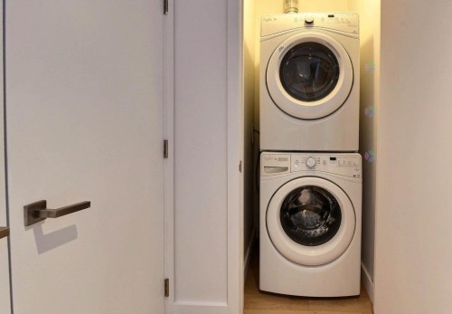 Salle de lavage - 907-1220 Rue Crescent, Montréal (Ville-Marie), QC 