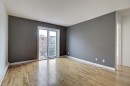 Salon - 37-1082 Rue Berri, Montréal (Ville-Marie), QC 