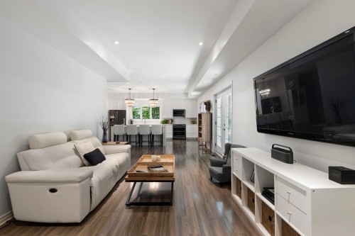 Salon - 114 Rue Kimpton, Rigaud, QC 