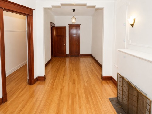 Salon - 6214A-6214 Av. Louis-Hébert, Montréal (Rosemont/La Petite-Patrie), QC 