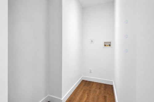 Salle de lavage - 76 465E Avenue, Saint-Hippolyte, QC 
