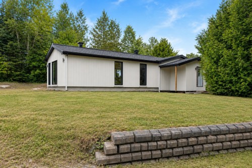 Face arrière - 76 465E Avenue, Saint-Hippolyte, QC 