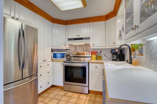 Kitchen - 1311 Ch. Du Chantecler, Sainte-Adèle, QC 