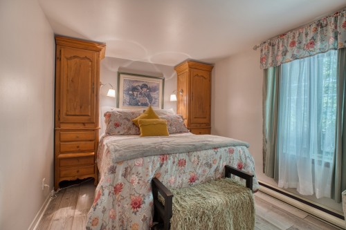 Master Bedroom - 1311 Ch. Du Chantecler, Sainte-Adèle, QC 