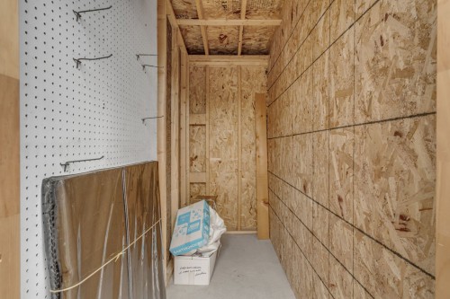 Storage - 3-2470 Boul. Bastien, Québec (La Haute-Saint-Charles), QC - Indoor
