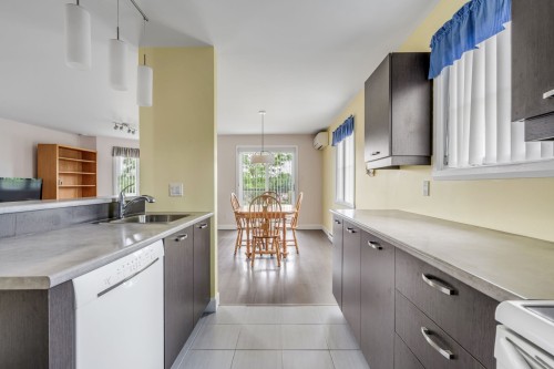 Kitchen - 3-2470 Boul. Bastien, Québec (La Haute-Saint-Charles), QC - Indoor Photo Showing Kitchen