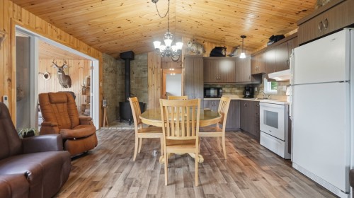 Salle à manger - 2 Ch. Ovila, Saint-Théophile, QC 