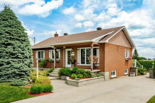 2170 Rue Belvédère S.  Sherbrooke (Les Nations), QC J1H 5R9