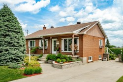 2170 Rue Belvédère S.  Sherbrooke (Les Nations), QC J1H 5R9