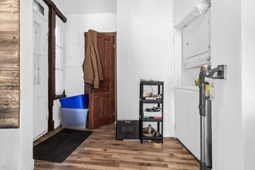 Mud Room - 696  - 698 Rue De La Tourelle, Québec (La Cité-Limoilou), QC - Indoor Photo Showing Other Room