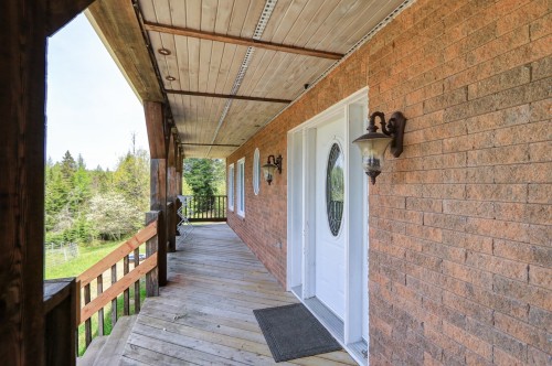 Entry - 2120Z Ch. Du Golf, Sainte-Lucie-Des-Laurentides, QC 