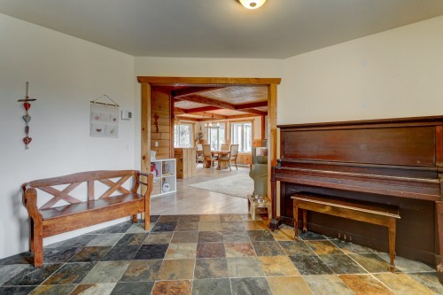 Mud Room - 2120Z Ch. Du Golf, Sainte-Lucie-Des-Laurentides, QC 