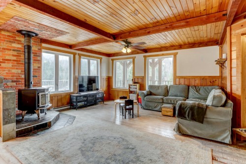 Living Room - 2120Z Ch. Du Golf, Sainte-Lucie-Des-Laurentides, QC 