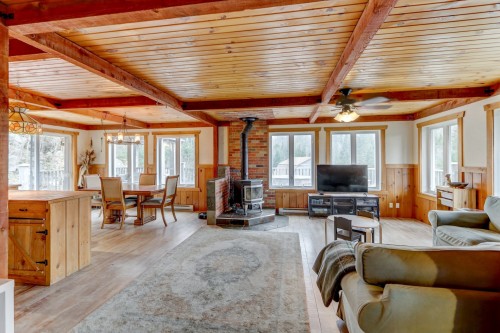 Living Room - 2120Z Ch. Du Golf, Sainte-Lucie-Des-Laurentides, QC 
