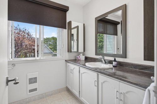 Salle de bains - 37 Rue De Cherbourg, Kirkland, QC - Indoor Photo Showing Bathroom