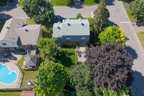 Photo aérienne - 37 Rue De Cherbourg, Kirkland, QC - Outdoor With In Ground Pool With View