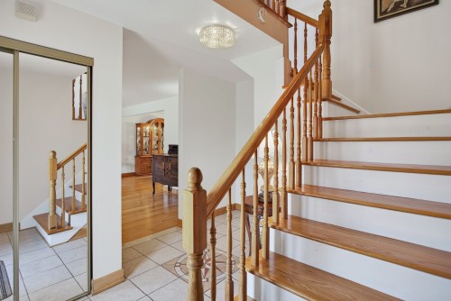 Hall d'entrée/Vestibule - 37 Rue De Cherbourg, Kirkland, QC - Indoor Photo Showing Other Room