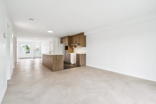 2-91 Rue du Ruisseau , Salaberry-de-Valleyfield, QC J6S 0G8 2