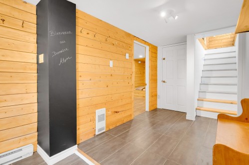 Hall d'entrée/Vestibule - 1390 Ch. Indian, Saint-Adolphe-D'Howard, QC 