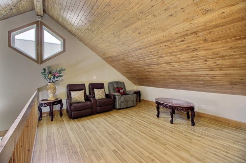 Salon - 212 Route 111, Trécesson, QC 
